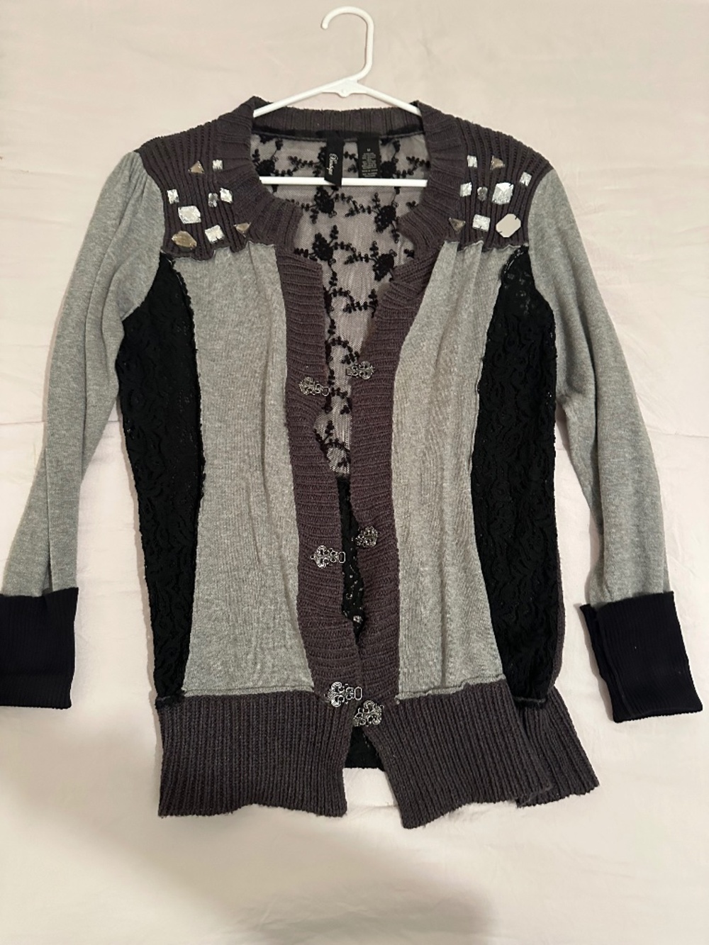 BKE BOUTIQUE CARDIGAN WITH JEWELS